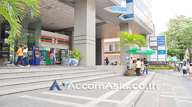 6  Office Space For Rent in Silom ,Bangkok BTS Surasak at Vorawat Building AA12863